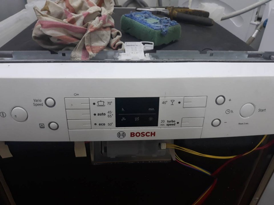  Посудомоечная машина Bosch SMS58N52EU / 93 FD9406. На проце ST32P301VCT6 с зовньшньою памятю ST24C08WP