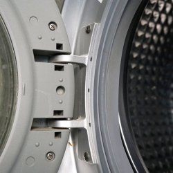 Петля люка Bosch стиральной машины  3