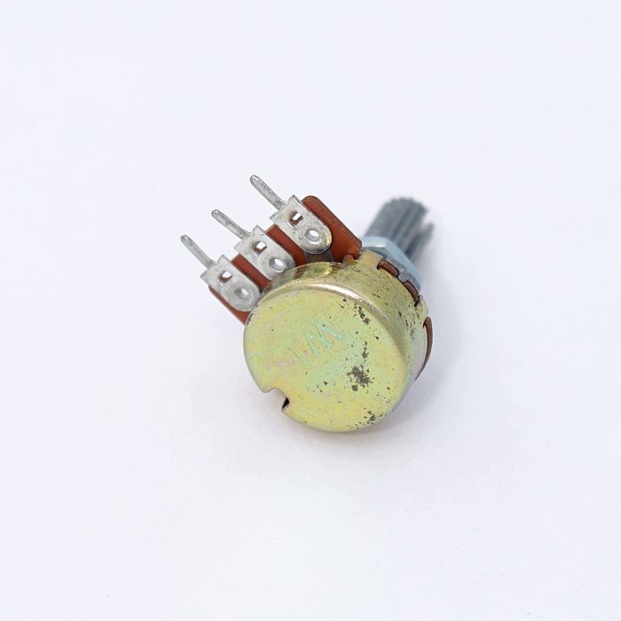Резистор переменный 2 кОм шток 20 мм 3